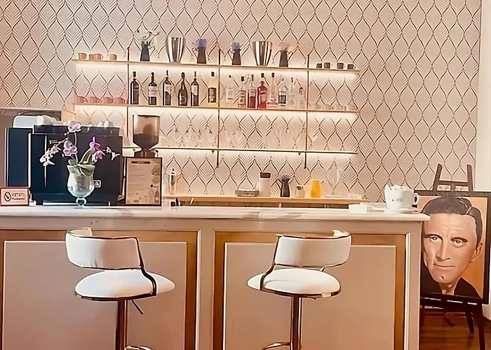 Guest house Fly In In Front Of The Famous Promenade With Shops And Establishments 3*