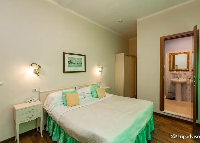 Fly In In Front Of The Famous Promenade With Shops And Establishments Guest house